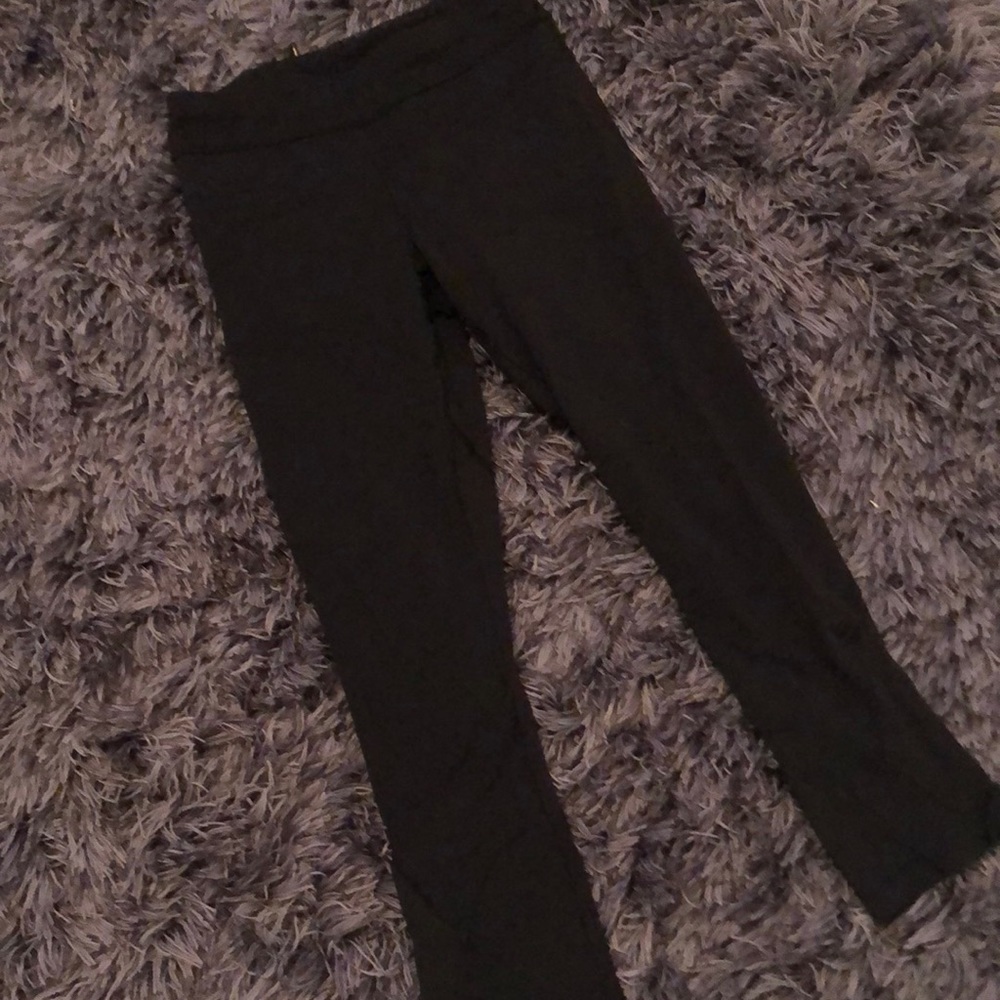 LULULEMON black tights / leggings.